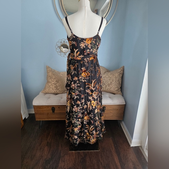 Hutch Alden Wrap Gown - Picture 4 of 9